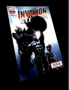 CASI EXCELENTE ESTADO INVASION SECRETA 8 PANINI COMICS GRAPA