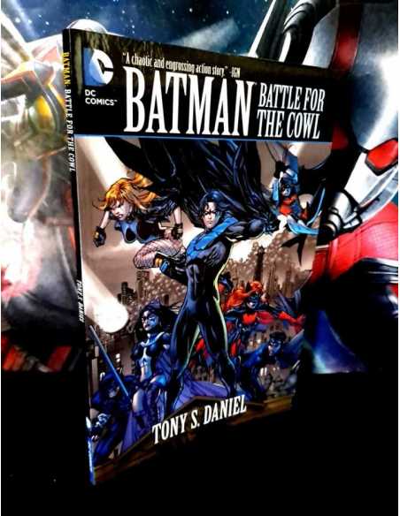 EXCELENTE ESTADO BATMAN BATTLE FOR THE COWL GRAPA TAPA BLANDA