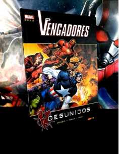EXCELENTE ESTADO MARVEL DELUXE LOS VENGADORES DESUNIDOS...