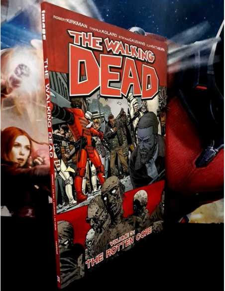 DE KIOSCO THE WALKING DEAD 31 THE ROTTEN CORE USA IMAGE TAPA BLANDA