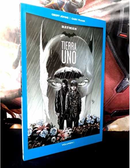 DE KIOSCO BATMAN TIERRA 1 VOL.1 DC ECC POCKET