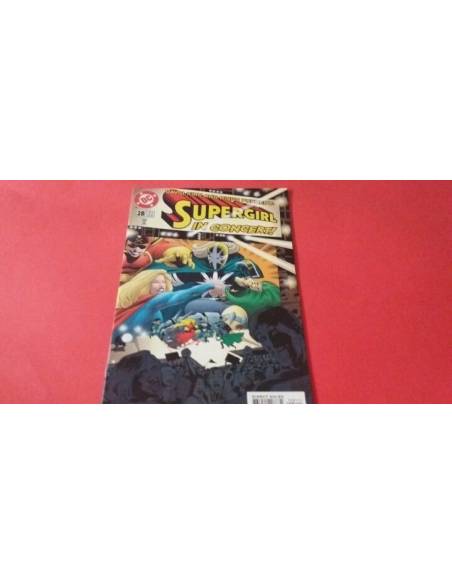 SUPERGIRL 28 EXCELENTE ESTADO USA
