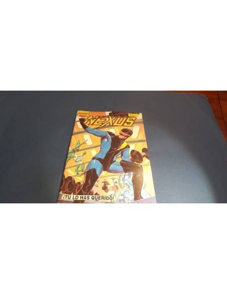 NEXUS 9 EXCELENTE ESTADO FIRST COMICS