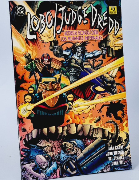 CÓMIC EXCELENTE LOBO JUDGE DREDD MOTORISTAS PSICÓPATAS EDICIONES ZINCO DC
